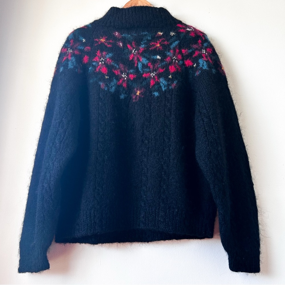 L.L. Bean Vintage 80s Floral Black Mohair Sweater XL - Picture 9 of 10